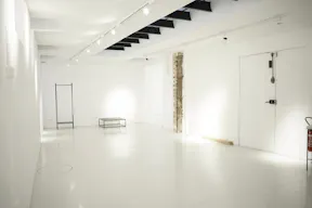 213 sqm OF STYLE & LIGHT IN THE HEART OF THE CITY - Image 3