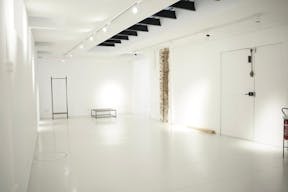 OWROOM IN PARIS – 213 sqm OF STYLE & LIGHT IN THE HEART OF THE CITY - Image 3