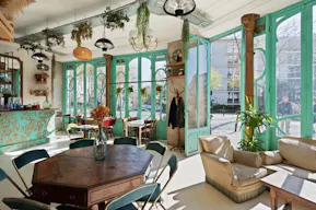Restaurant Art Nouveau Vintage Style - Image 1