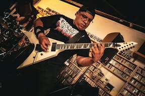 Store Stage at Nivessa Hollywood - Image 26