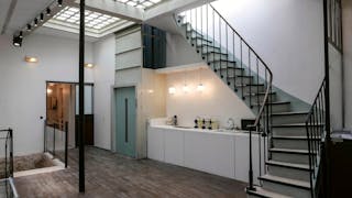 Un espace de 430 m2 au charme industrielle sur 3 niveaux au coeur du Marais - Image 6