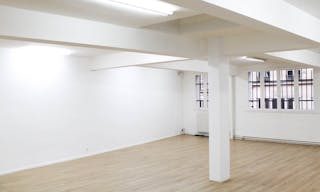 Galerie d'art lumineuse situ�e en bordure du Marais face � Merci - Image 9