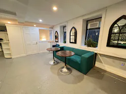 Intimate, Private Luxe Gallery Lounge - Image 7