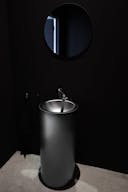 Atypical design gallery & shooting space in the Marais - Image 6