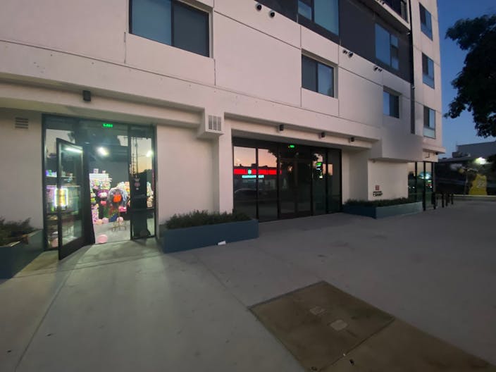 Luxurious Pop Up Retail in Noho - Image 1