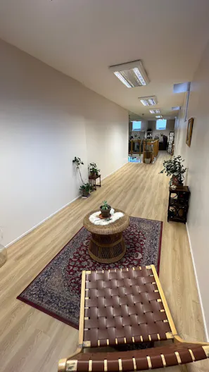 Dynamic Pop Up Boutique in Lyon - Image 2