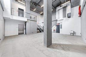 Prime Williamsburg (Kent Avenue-Domino Park) Pop-up Store/ Art Gallery - Image 6