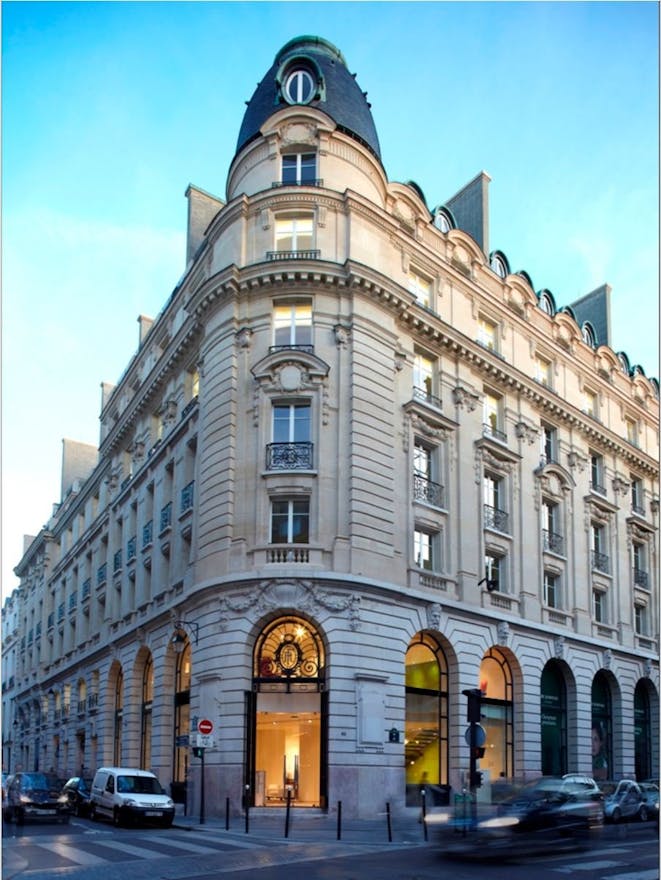 Magnifique Boutique en Angle dans un Immeuble Class� en location �ph�m�re de Juillet � Mi-Ao�t - Image 1