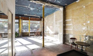 Superbe boutique devanture d'�poque, murs bruts - Image 0