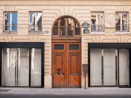 Stunning showroom near the Louvre - Image 5