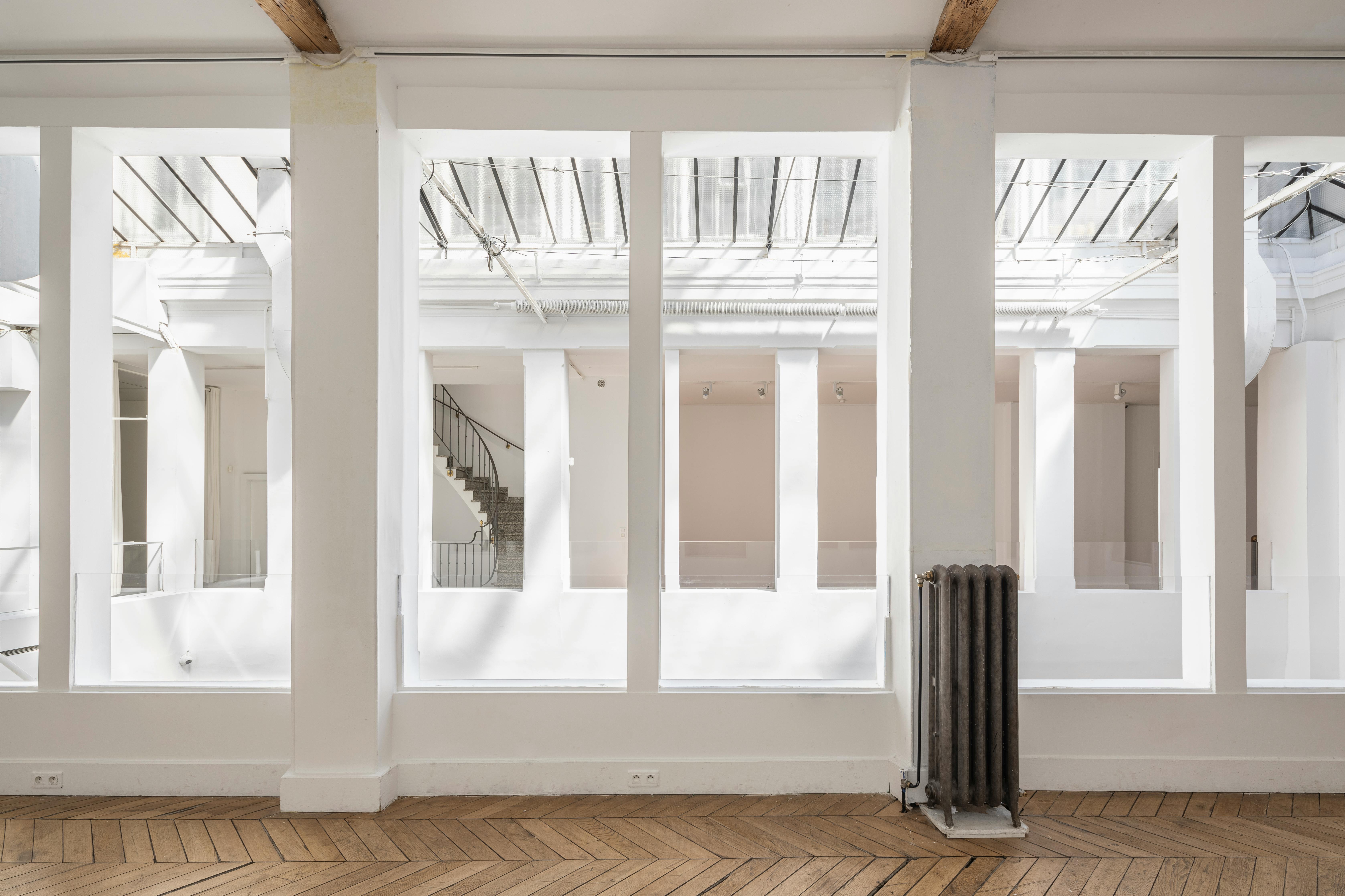 Spacious Industrial Showroom on Rue de Turenne, Paris