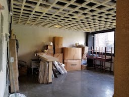 Beautiful Bar Open To New Tenants - Image 4