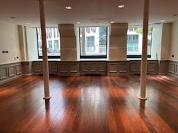 Retail space near Champs-�lys�es - Image 1