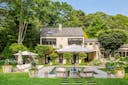 Luxurious 8 Bedroom House with Pool/Tennis Court - East Hampton