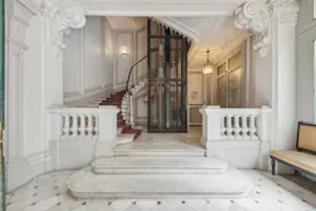 Beautiful Haussmannien Showroom Fashion Week - Image 12