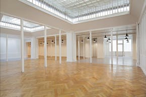 Premium Space In R�publique - Image 2