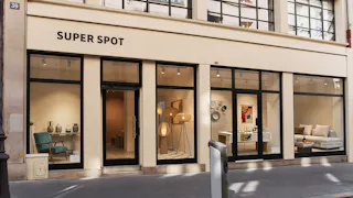 Stylish Modular Venue in the Heart of Le Marais - Image 1
