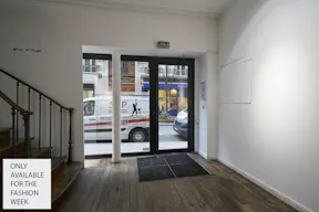 Beautiful Art Gallery - Image 13