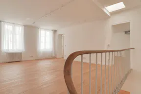 Showroom Boutique in Canal Saint Martin - Image 10