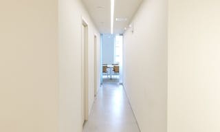 Modern Showroom directly opposite the Empire State Building - Image 7