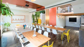 Stunning Indoor/Outdoor Flex Space in Downtown Santa Monica with Outstanding Service - Image 11