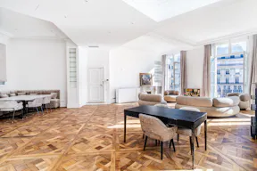Showroom Place des Victoires Paris - Fashion week and private events - Image 7