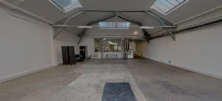 Studio on courtyard in a former artist's studio - Image 2