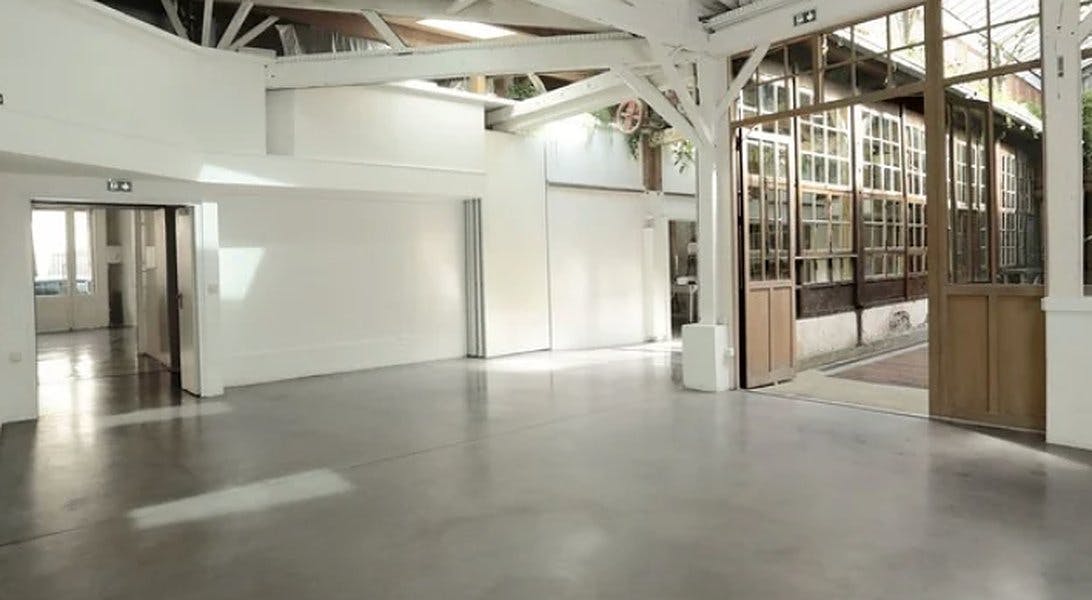 Versatile 600 sqm Industrial Space in Paris 11th