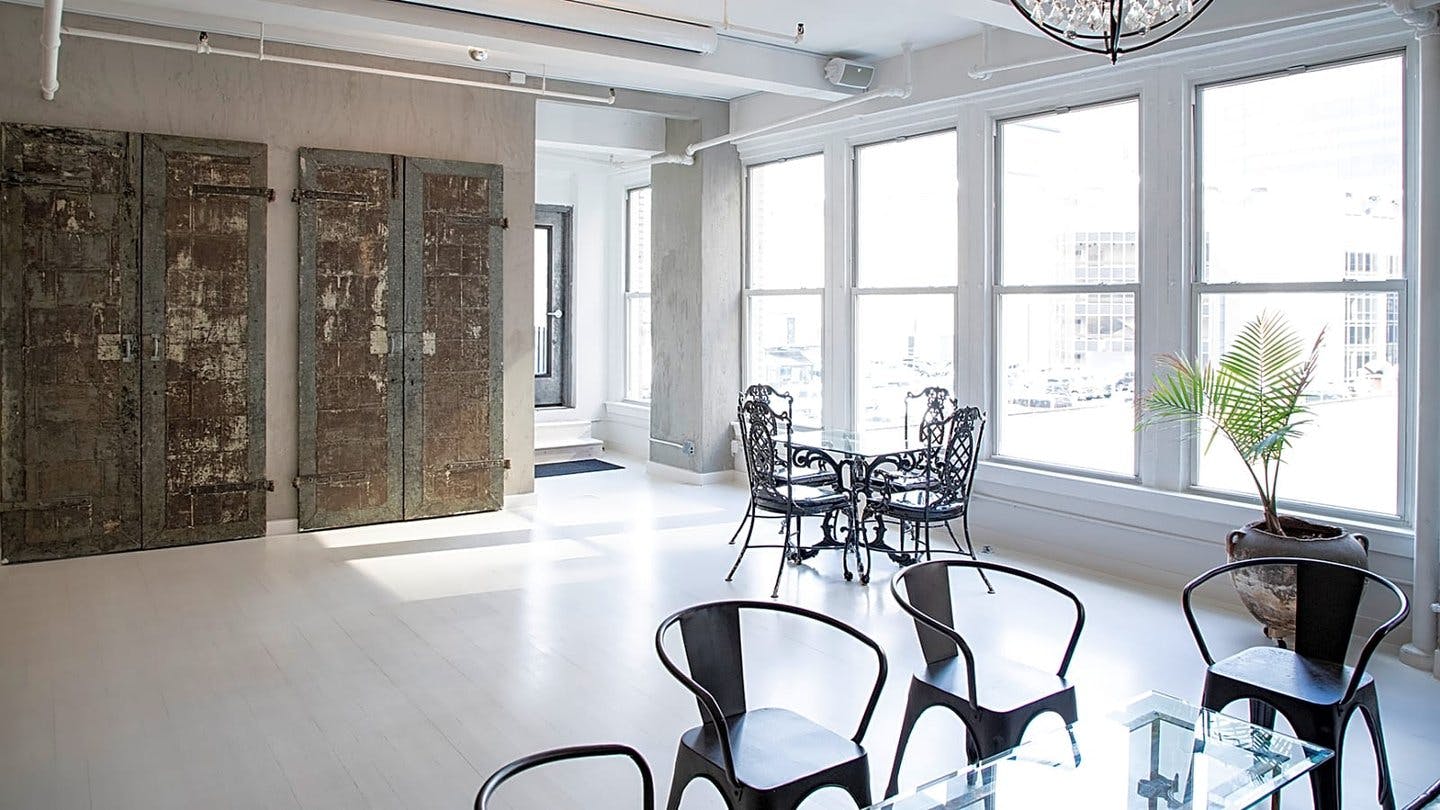 Luxurious Modern Loft and Gallery Space in Athens, Tennessee