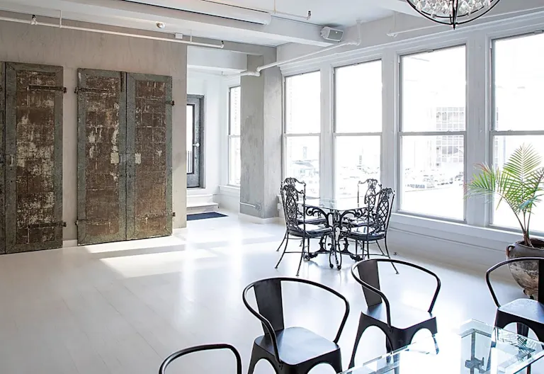 Luxurious Modern Loft and Gallery space - Image 1