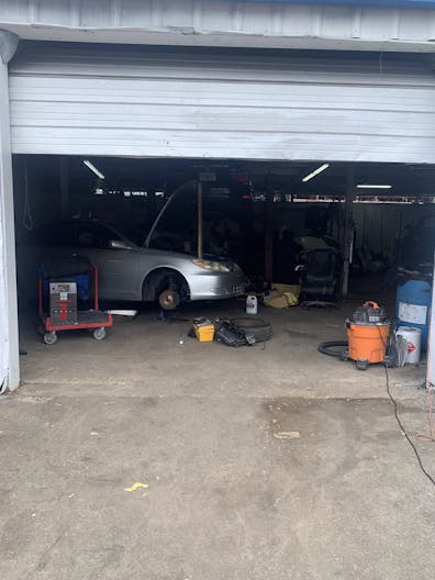 MECHANIC SHOP SPACE APPROX 2500 SQ FT - Image 2