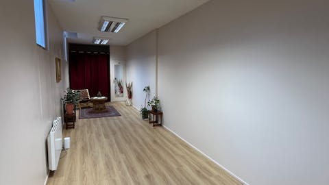 Dynamic Pop Up Boutique in Lyon - Image 0