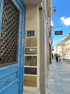 Splendid showroom rue Saint Honoré - Place Vendôme, in the heart of Paris fashion & culture district. - Image 19