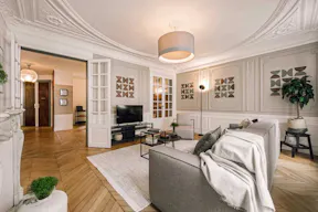 Live like a local in Paris, work like a pro - Image 0
