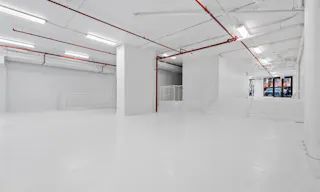 4,500 sq ft Two-Level All-White Storefront in Gramercy - Image 3