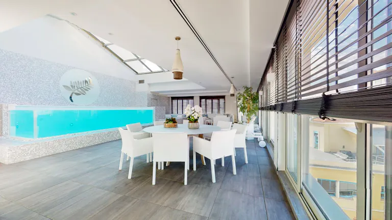 Hôtel particulier avec piscine à Cannes - Image 3