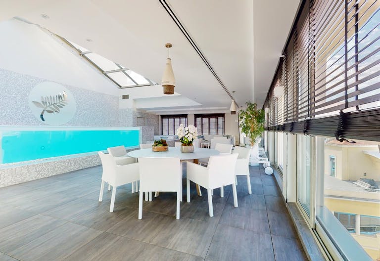 H�tel particulier avec piscine � Cannes - Image 3