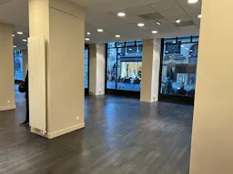 Corner Boutique - Prime Location - Place des Victoires - Ideal Pop-Up Store / FW Showroom - Image 3