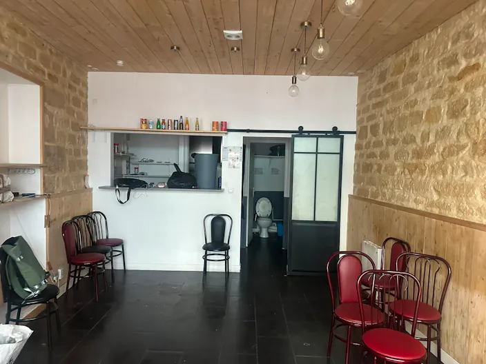 Local commercial à sous-louer – 21 rue d'Hauteville, Paris 10e (Bonne Nouvelle / Faubourg Poissonnière) 34m² - Image 1
