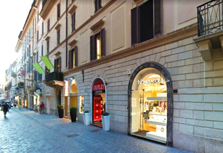 Via Frattina Pop-up space - Image 1