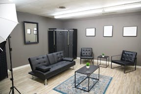 NEW Dallas Creative Flex Studio Space (Showcase, Photoshoot, Pop Up, Video Shoot) - Image 1