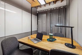 Opal Meeting Room ? seats 4 - Image 2