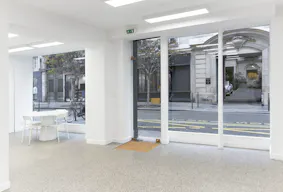 PRIMA Gallery Space Paris 3e | 65m² Minimal White Cube in Haut-Marais - Image 3