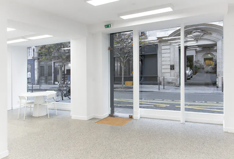 PRIMA Gallery Space Paris 3e | 65m² Minimal White Cube in Haut-Marais - Image 3