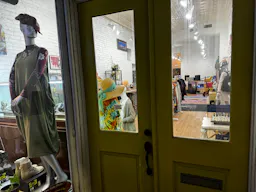 Large Beautiful Store Front with fixtures, a stage and audio/video access , 1500 sf , fitting rooms and a bathroom - Image 2