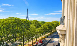 Showroom d’Exception – Place François 1er, Paris VIII - Image 1