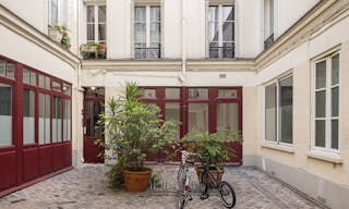 Brand New Showroom Le Marais - Image 1