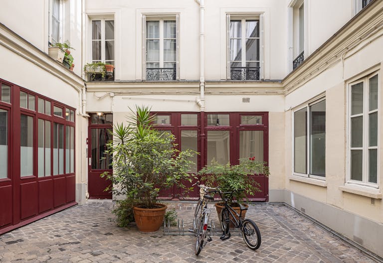 Brand New Showroom Le Marais - Image 1