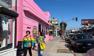 Prime corner space on Melrose - best pop up space in LA. - Image 1