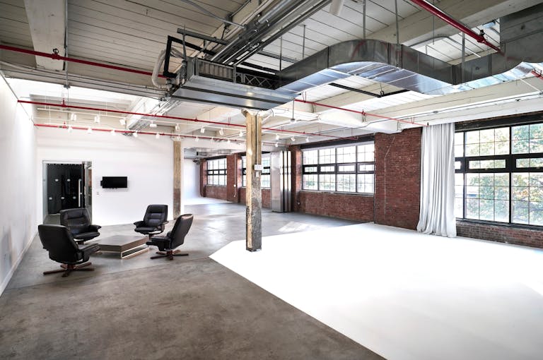  Flexible Studio Space with Two Cycloramas in Greenpoint, Brooklyn - Image 0